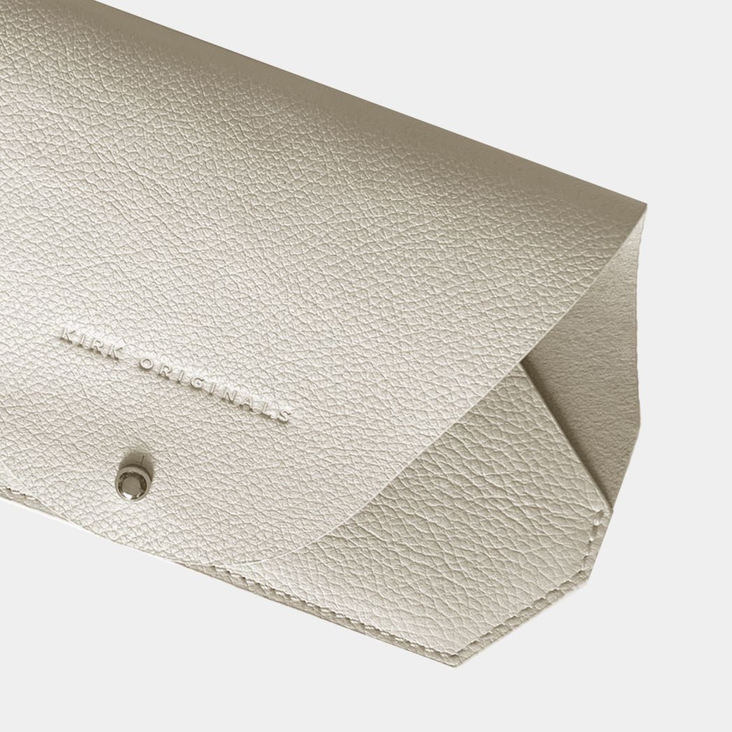 Thin and elegant glasses case to protect and put into your bag. Brand this leather glasses case with your company logo.